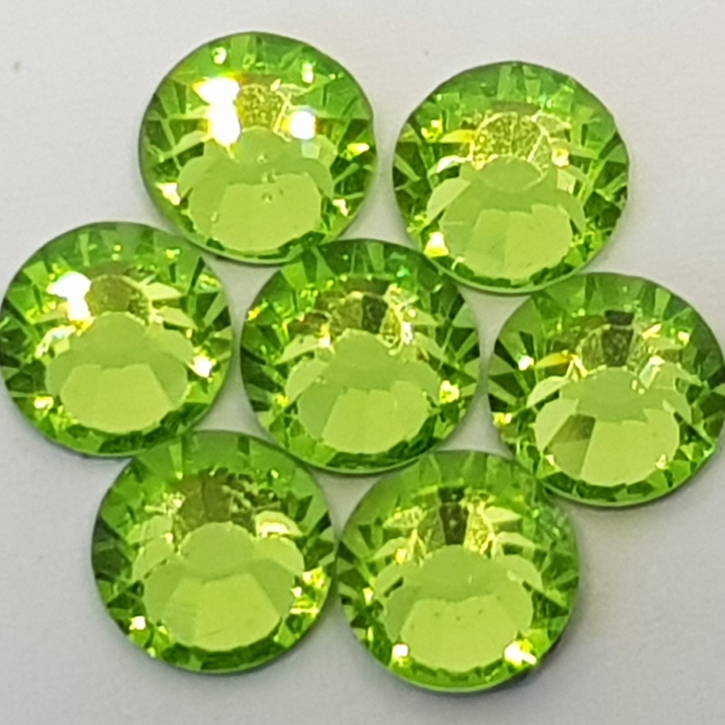 Chuakari Peridot 2mm to 6mm